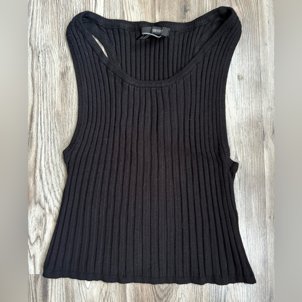Black Ribbed Crop Top